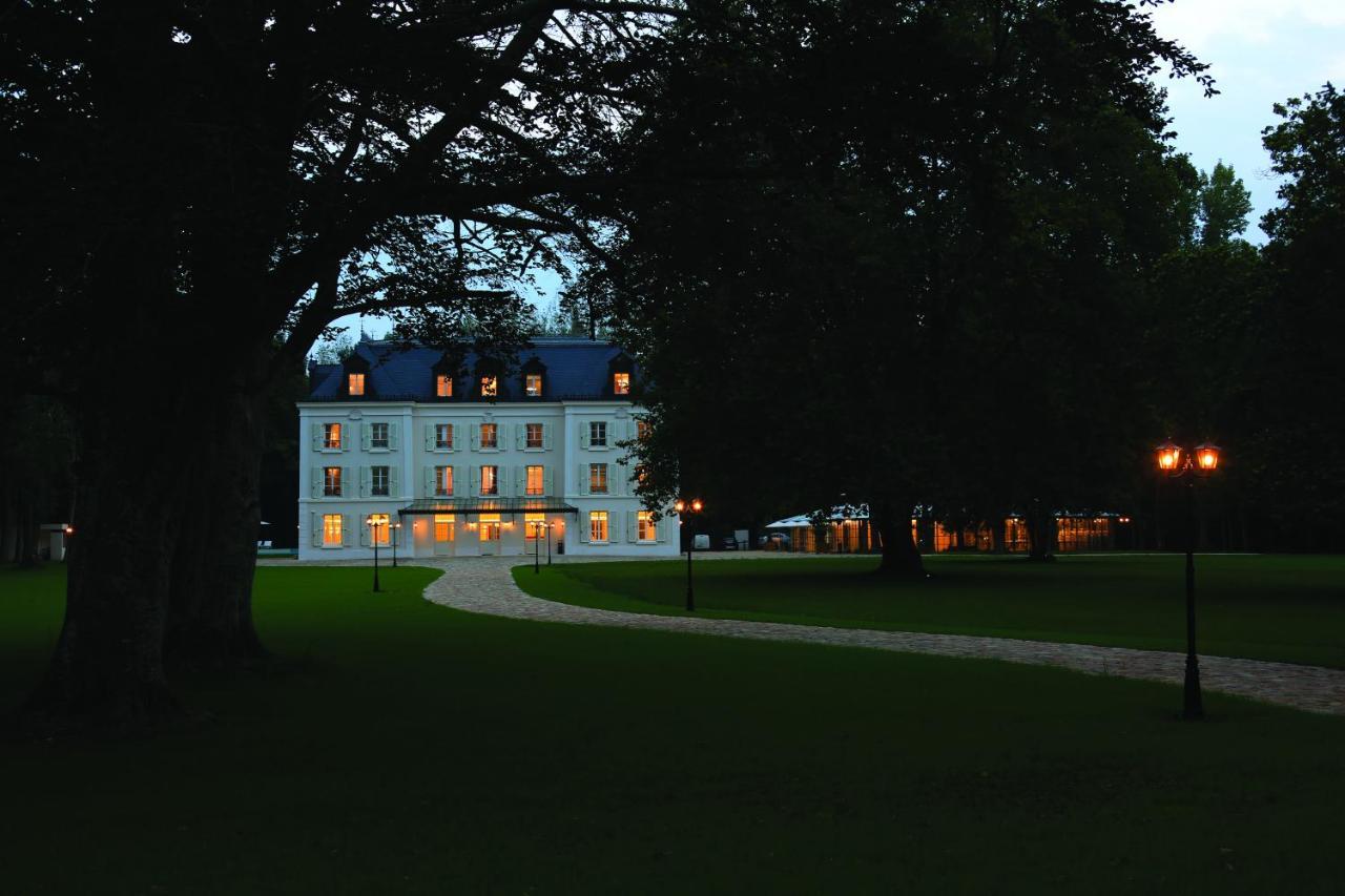 Chateau Des Hauts De Provins Hotel Champcenest Exterior foto